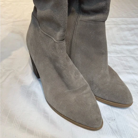 Tan suede leather Women's Boots - pointed toe size 7.5 - Picture 2 of 10